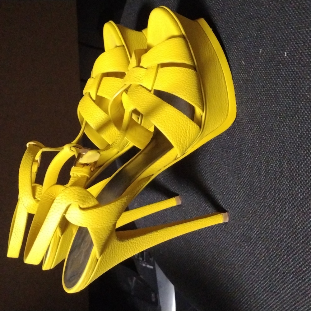 Shoes - Picture 2 of 4